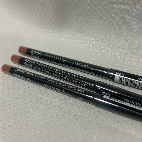3x Nyx Suede Matte Lip Liner Dainty Daze - Picture 2 of 3